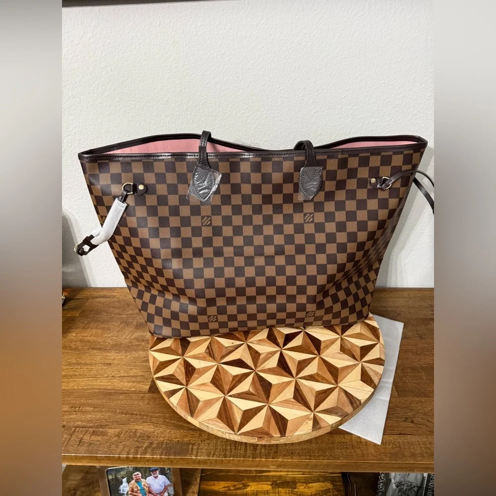 LV - Large Neverfull Brown Checkered Tote Bag - Picture 8 of 8